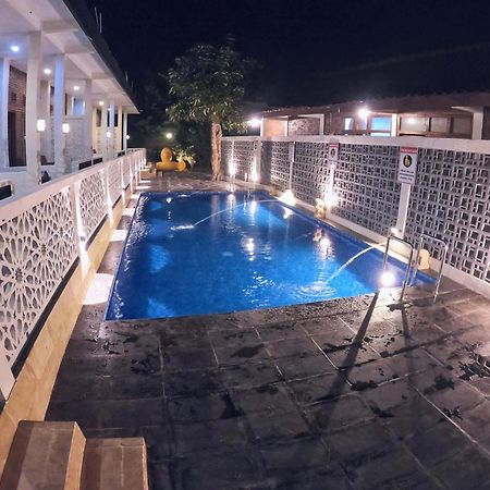 เดอะรอยัล ยอกโล Hotel Tepus ภายนอก รูปภาพ