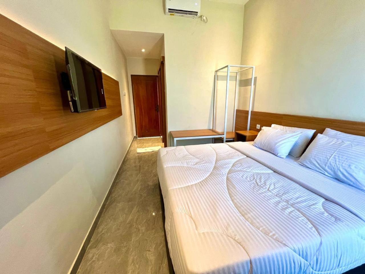 เดอะรอยัล ยอกโล Hotel Tepus ภายนอก รูปภาพ