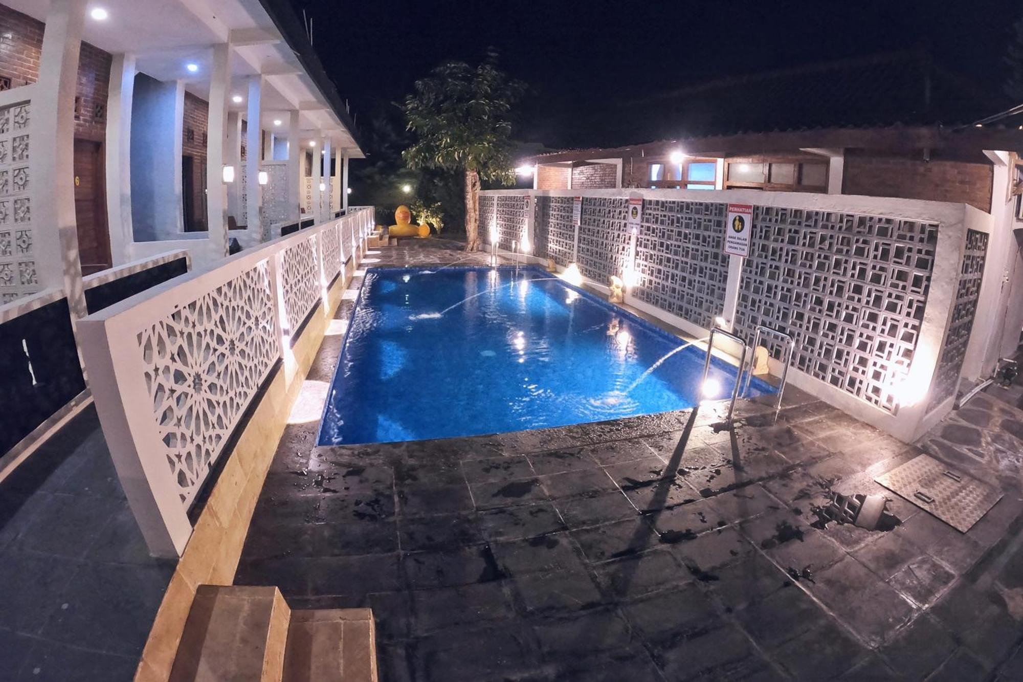 เดอะรอยัล ยอกโล Hotel Tepus ภายนอก รูปภาพ